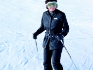 Annie Stewart skiing