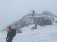 OllieSignpostLakesSnow