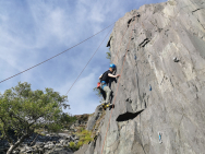 Darren-in-Busstop-quarry